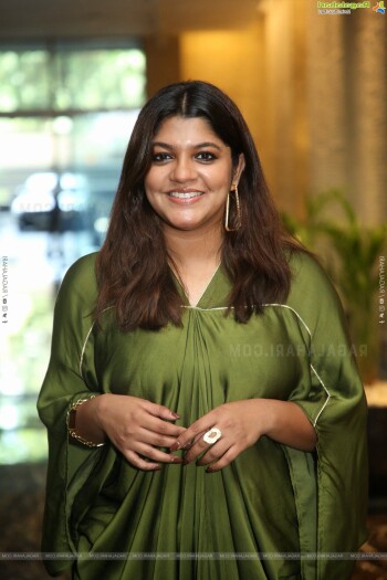 aparna balamurali 94e4ac