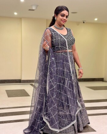 aswathy sreekanth 6d4ab9