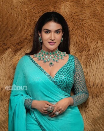 honey rose 7a47ca