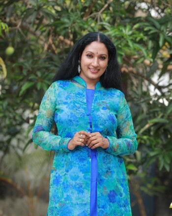 manju satheesh ed87dd