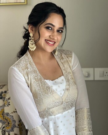 miya george 15d2a7