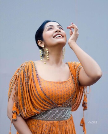 navya nair 64f381