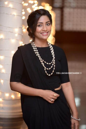 navya nair e73229