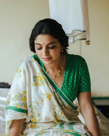 nikhila vimal 14e2d8