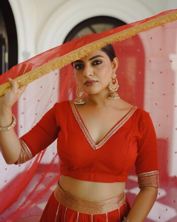 nikhila vimal 519ee5