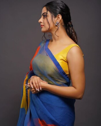 nikhila vimal cf1c90