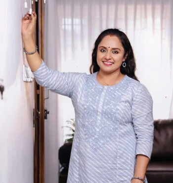 nisha sarang 5e5798