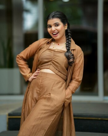 parvathy babu 4a4553