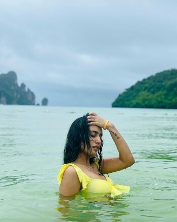 priya prakash varrier ad2ba6