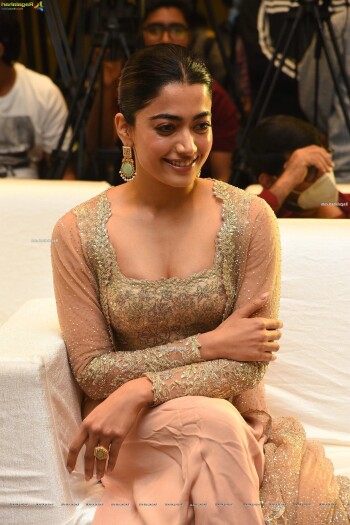 reshmika mandanna 5fdfac