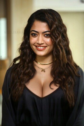 reshmika mandanna 8946a4