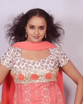shalu menon 07db22
