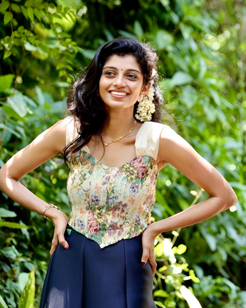 sruthi rajanikanth e735b9