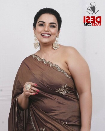 swetha menon 5ee8dc