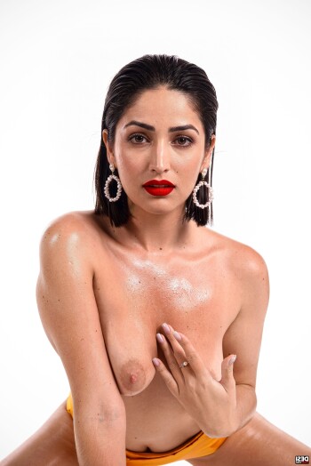 yami gautam c2d48d