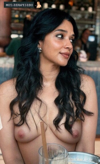 nyla_usha_2a572e.jpg