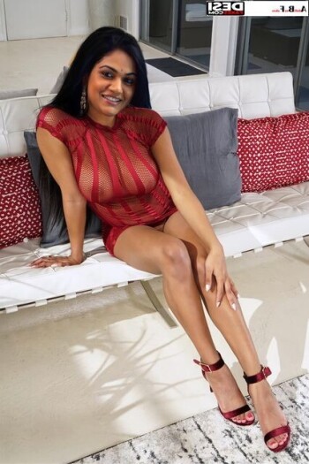 allu sneha reddy 5002b5