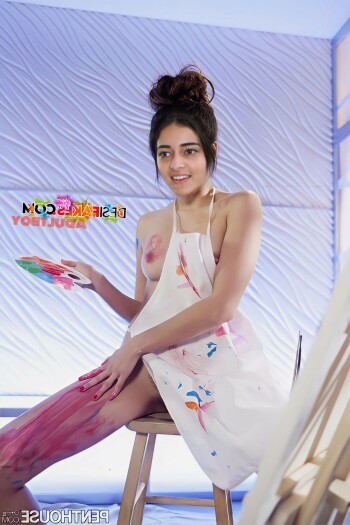ananya panday 8b3b95