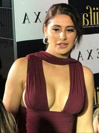 nargis fakhri 869d2a