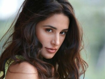 nargis fakhri f0f7f6