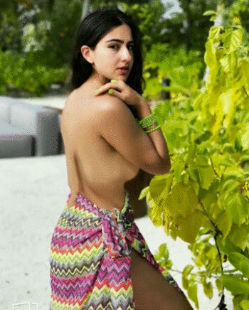 seductive sara ali 7e5d12