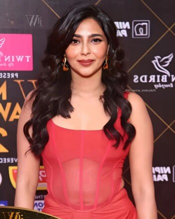 aishwarya lekshmi 4deeab