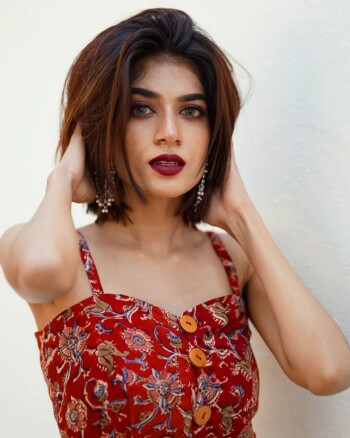 angel roshna 0724e9