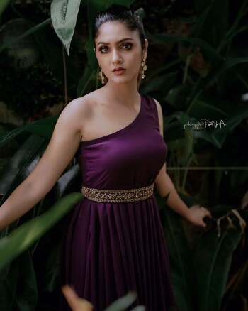 gayathri suresh 32926f