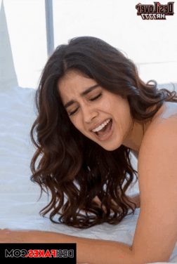 janhvi kapoor 22bd14