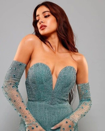 janhvi kapoor 5a6a21