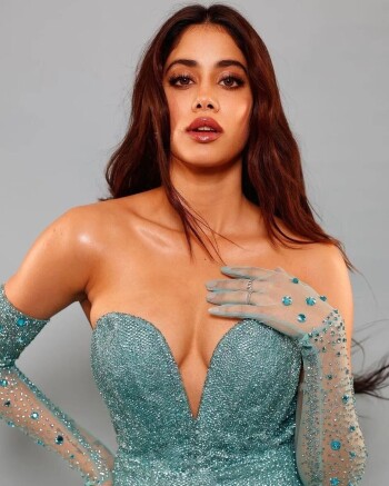 janhvi kapoor 9dfb35