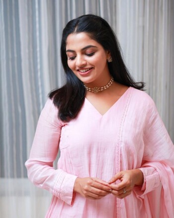 nikhila vimal f6b20f