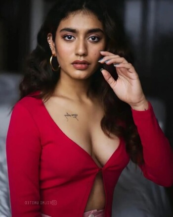 priya varrier c69b64