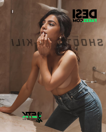 samantha checking out 8c35d6
