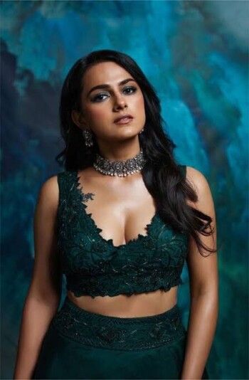shradhha srinath 243e81