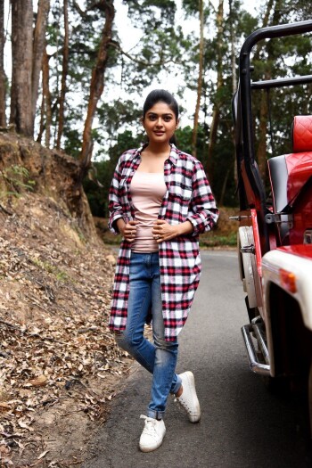 vaibhavi shandilya 8e7fcd