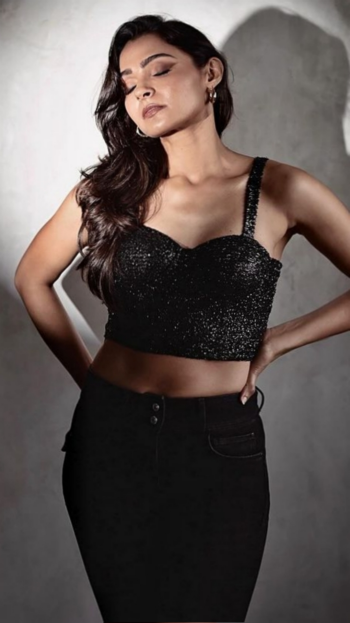 andrea jeremiah dc65e7