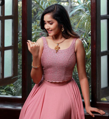anikha surendran 3d2b68
