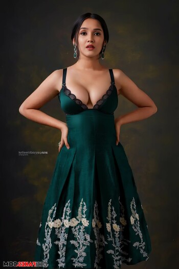 anikha surendran 5df1d6