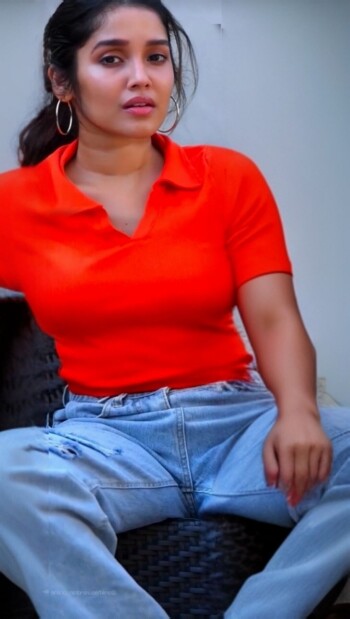 anikha surendran 94ec4b