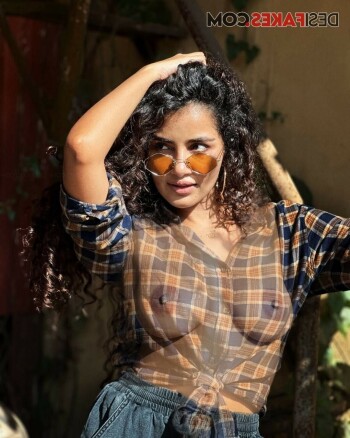 anupama parameswaran 8ec393