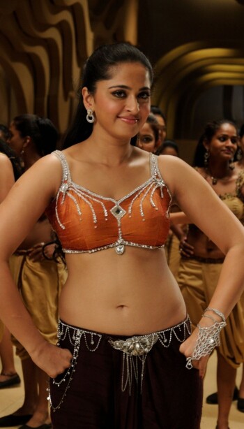 anushka shetty 8031e4