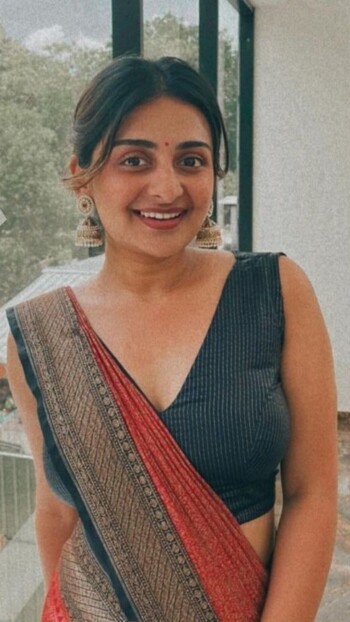 esther anil 1bca4e