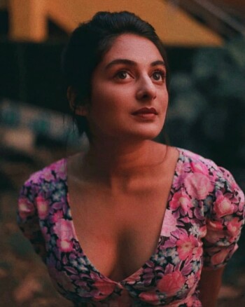 esther anil 2775c5