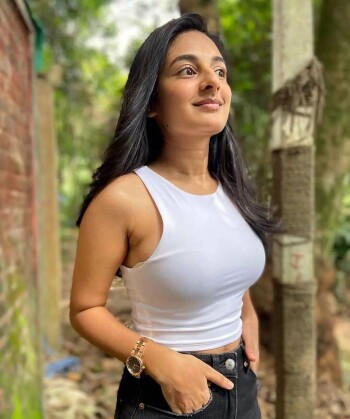 esther anil 3db279