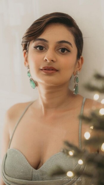 esther anil 760099