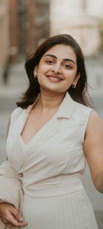 esther anil 968303