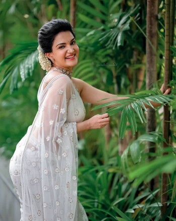honey rose 39c521