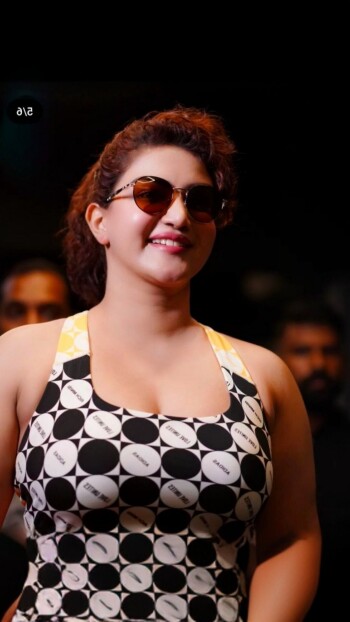 honey rose 9b096e