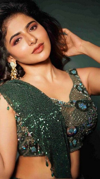 ishwarya menon 0d51d8